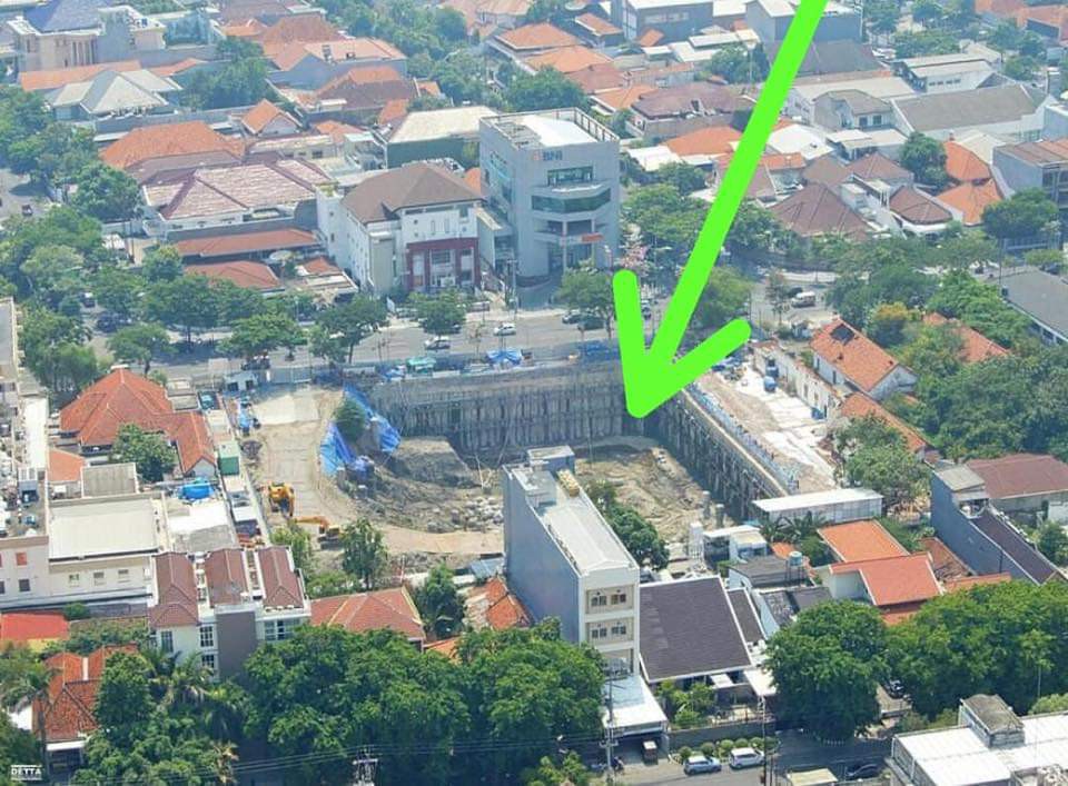 Hố tử thần &ldquo;khủng&rdquo; ngốn gần hết 4 l&agrave;n đường - Ảnh 3.