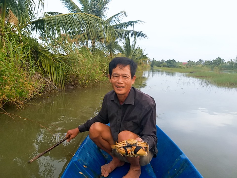 Không cần thị trường Trung Quốc, giá cua Cà Mau vẫn "nhảy múa"