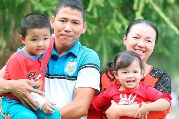 Đằng sau câu chuyện một bức ảnh, ba số phận: Công Vinh, Văn Quyến, Anh Đức - Ảnh 5.
