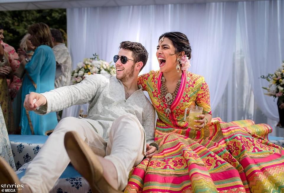 Đám cưới lung linh của cựu Hoa hậu Thế giới và "phi công" Nick Jonas