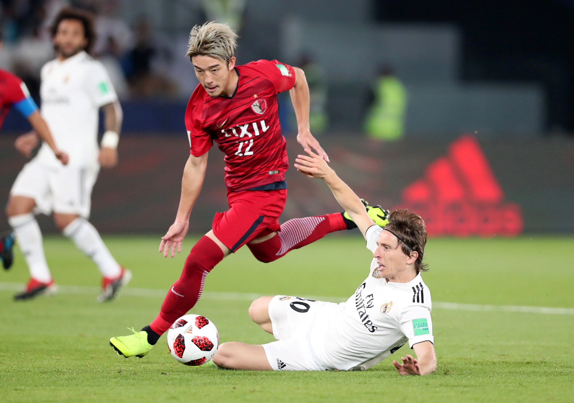 Gareth Bale lập hat-trick, Real Madrid v&agrave;o chung kết World Cup - Ảnh 3.