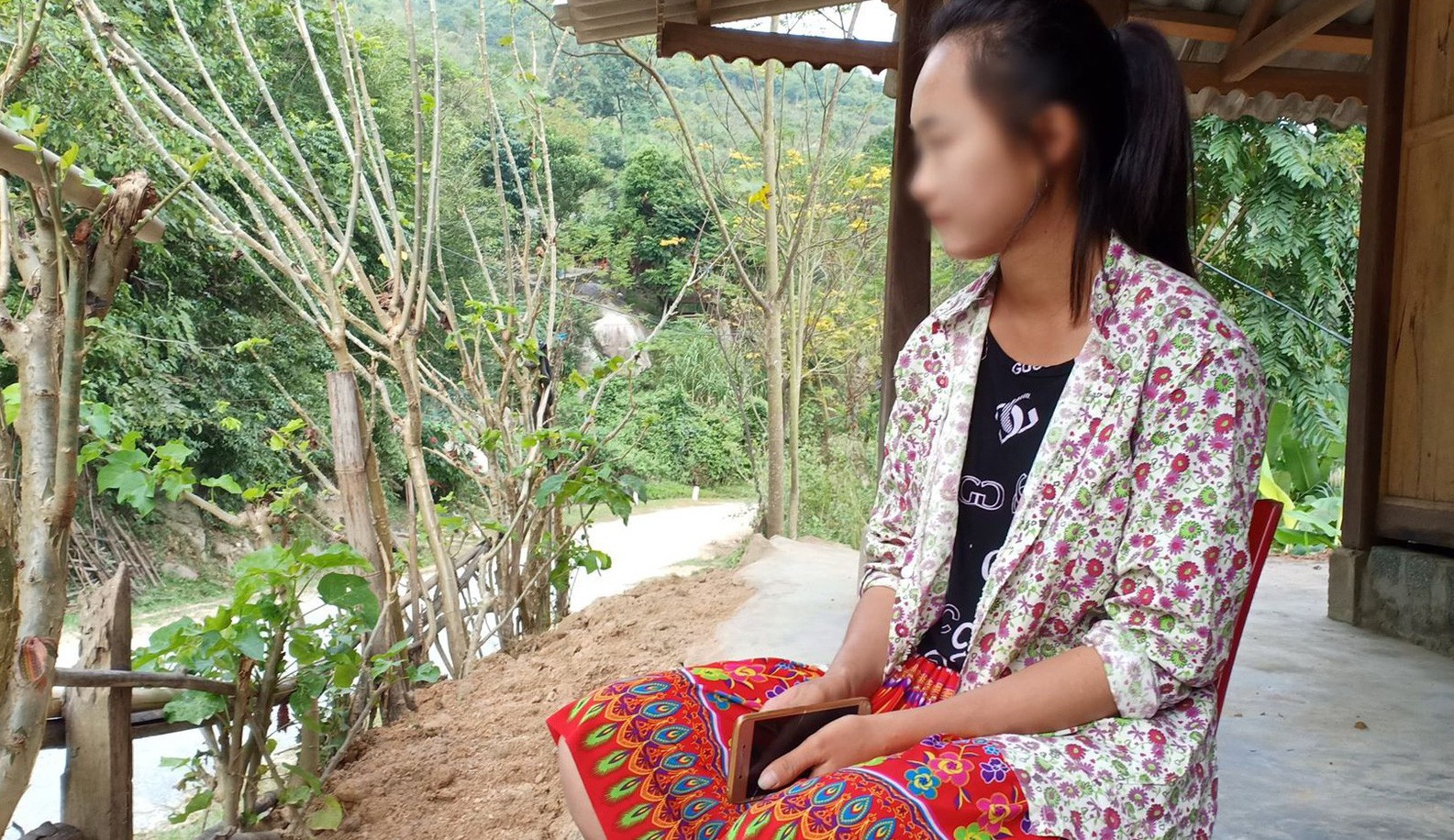 Nhận diện những kẻ rình rập các cô gái trẻ ở Mường Lát