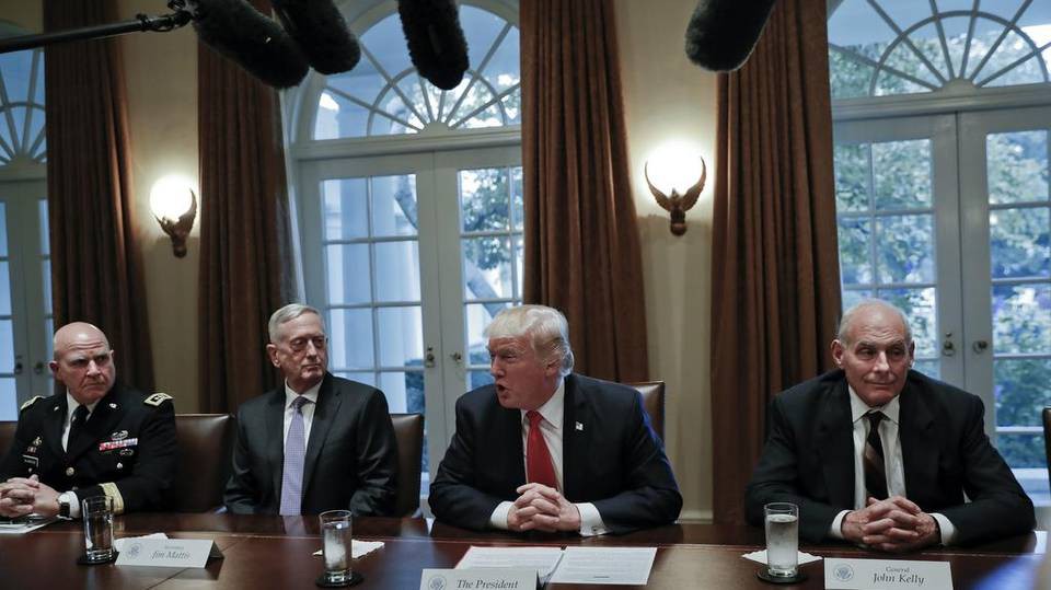 &Ocirc;ng Donald Trump mất vị tướng cuối c&ugrave;ng trong đội ngũ an ninh - Ảnh 1.