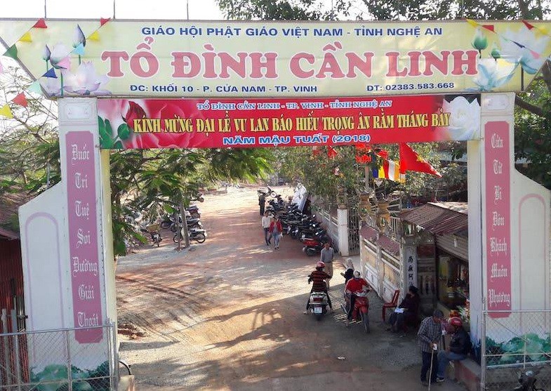 Nam thanh niên bịt mặt vào chùa đập phá 12 hòm công đức lấy hết tiền