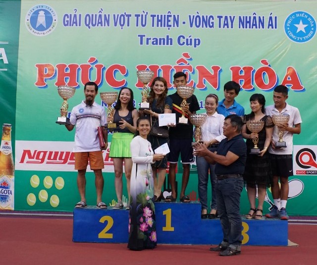 242 tay vợt tham gia giải đấu từ thiện m&ugrave;a Gi&aacute;ng sinh 2018 - Ảnh 2.