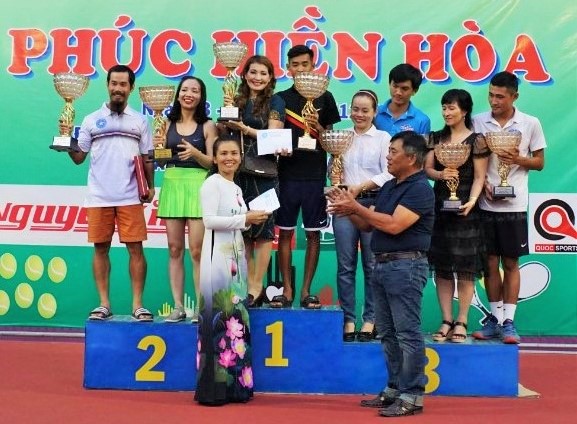 242 tay vợt tham gia giải đấu từ thiện mùa Giáng sinh 2018