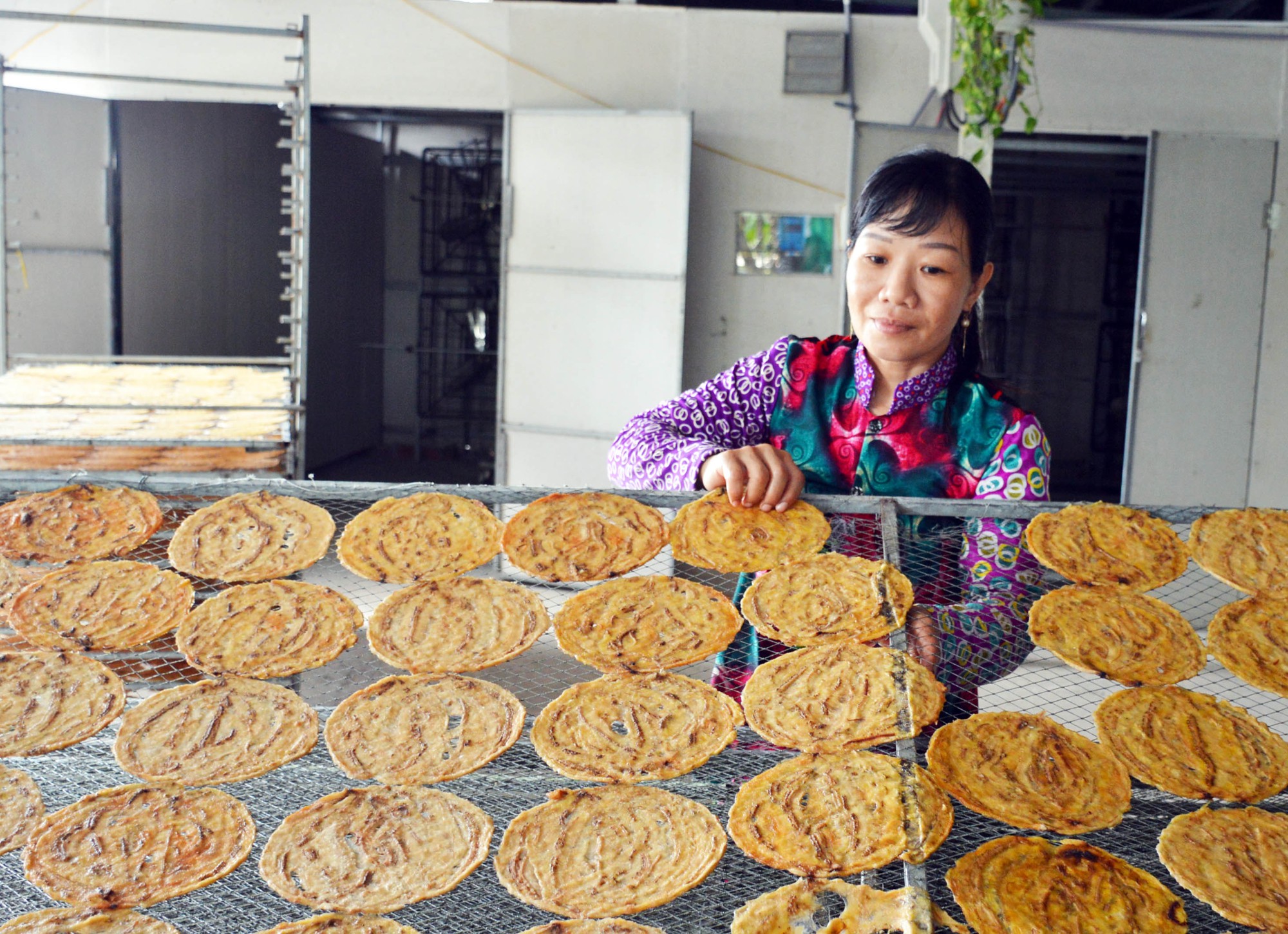 B&iacute; quyết thơm ngon của l&agrave;ng chuối kh&ocirc; 100 năm tuổi ở C&agrave; Mau  - Ảnh 1.
