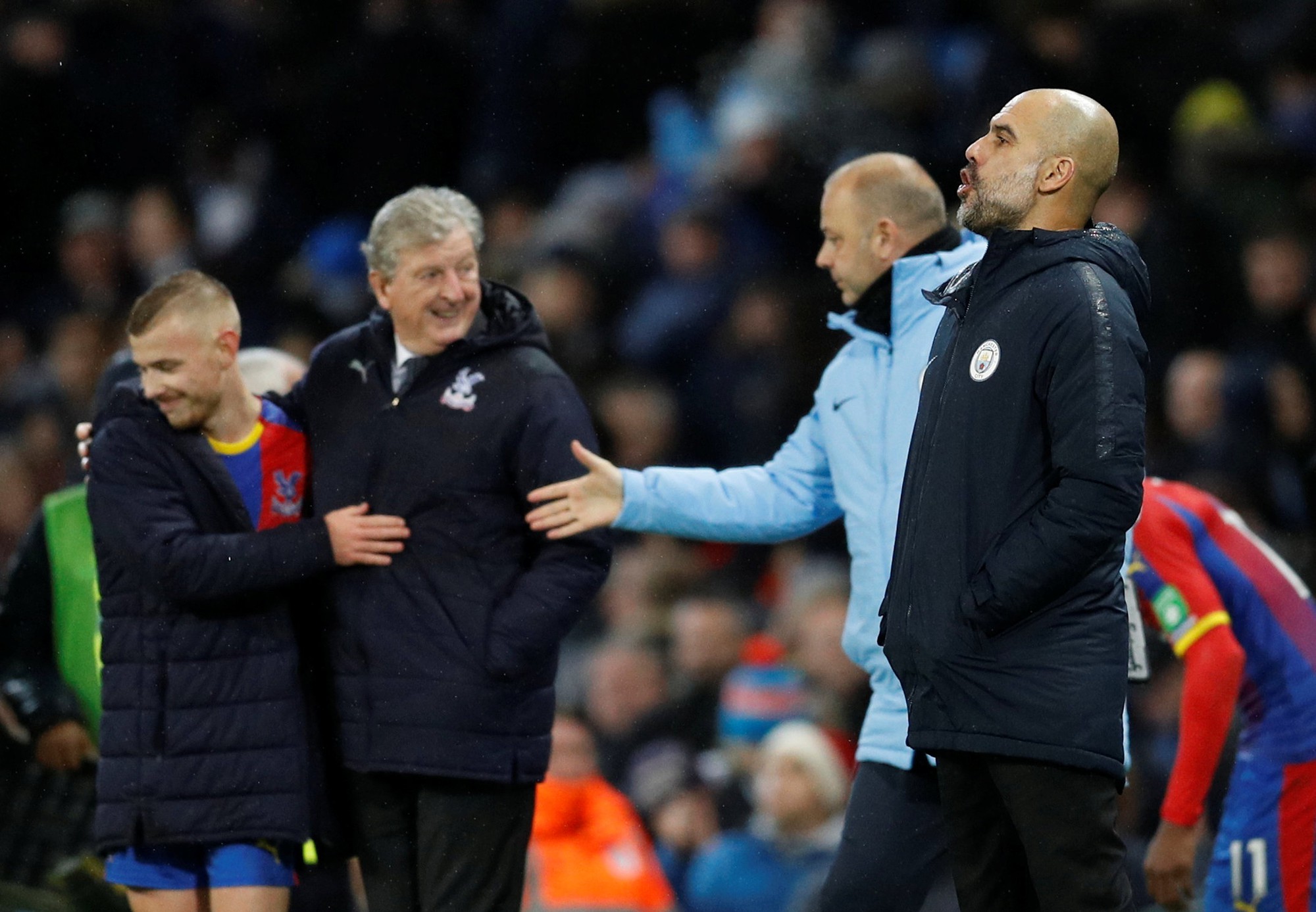 Guardiola n&oacute;i g&igrave; khi Man City tặng qu&agrave; Noel sớm cho Liverpool? - Ảnh 6.