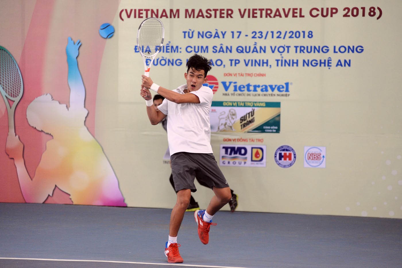 Văn Phương theo bước Hoàng Nam