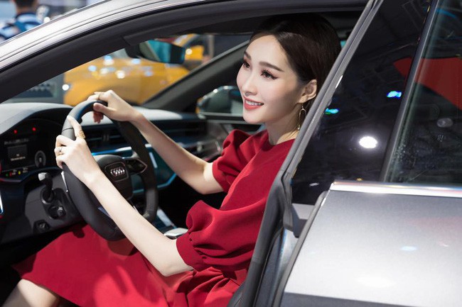 C&ugrave;ng ngắm c&aacute;c Sao Việt trang tr&iacute; nh&agrave; đ&oacute;n Noel đầy m&agrave;u sắc - Ảnh 1.