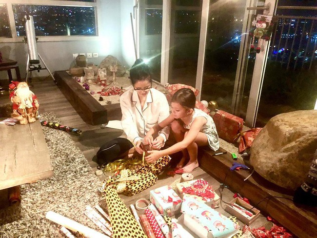 C&ugrave;ng ngắm c&aacute;c Sao Việt trang tr&iacute; nh&agrave; đ&oacute;n Noel đầy m&agrave;u sắc - Ảnh 10.