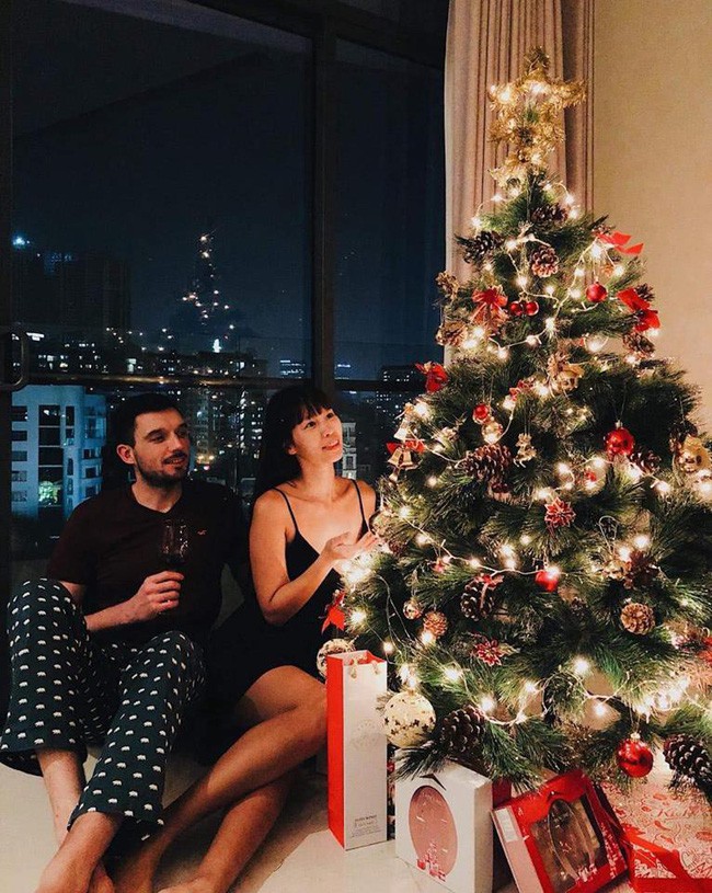 C&ugrave;ng ngắm c&aacute;c Sao Việt trang tr&iacute; nh&agrave; đ&oacute;n Noel đầy m&agrave;u sắc - Ảnh 21.