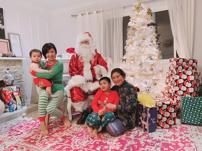 C&ugrave;ng ngắm c&aacute;c Sao Việt trang tr&iacute; nh&agrave; đ&oacute;n Noel đầy m&agrave;u sắc - Ảnh 6.