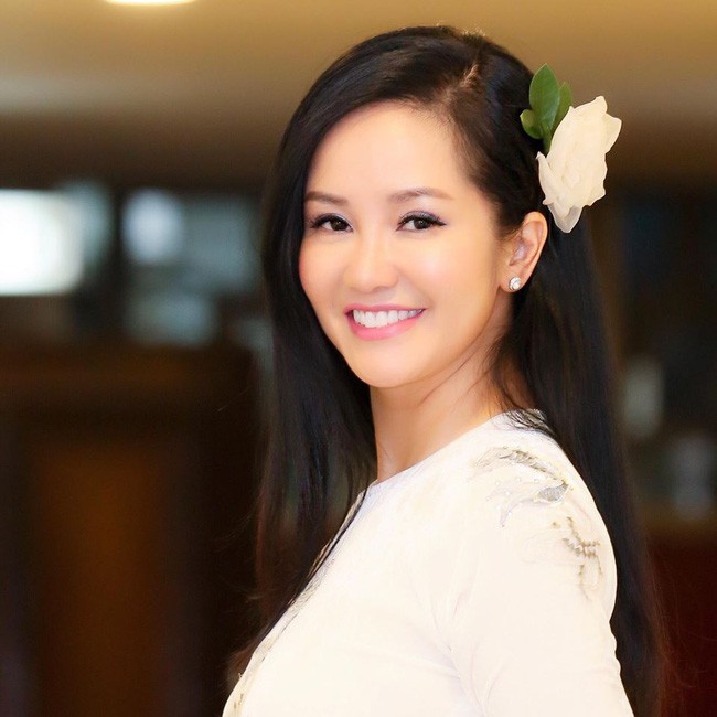 C&ugrave;ng ngắm c&aacute;c Sao Việt trang tr&iacute; nh&agrave; đ&oacute;n Noel đầy m&agrave;u sắc - Ảnh 8.