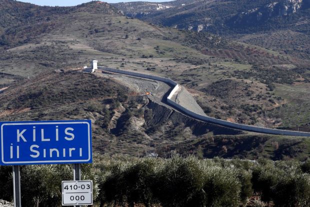 Mỹ chưa rút, Thổ Nhĩ Kỳ đã rầm rộ đưa quân vào Syria