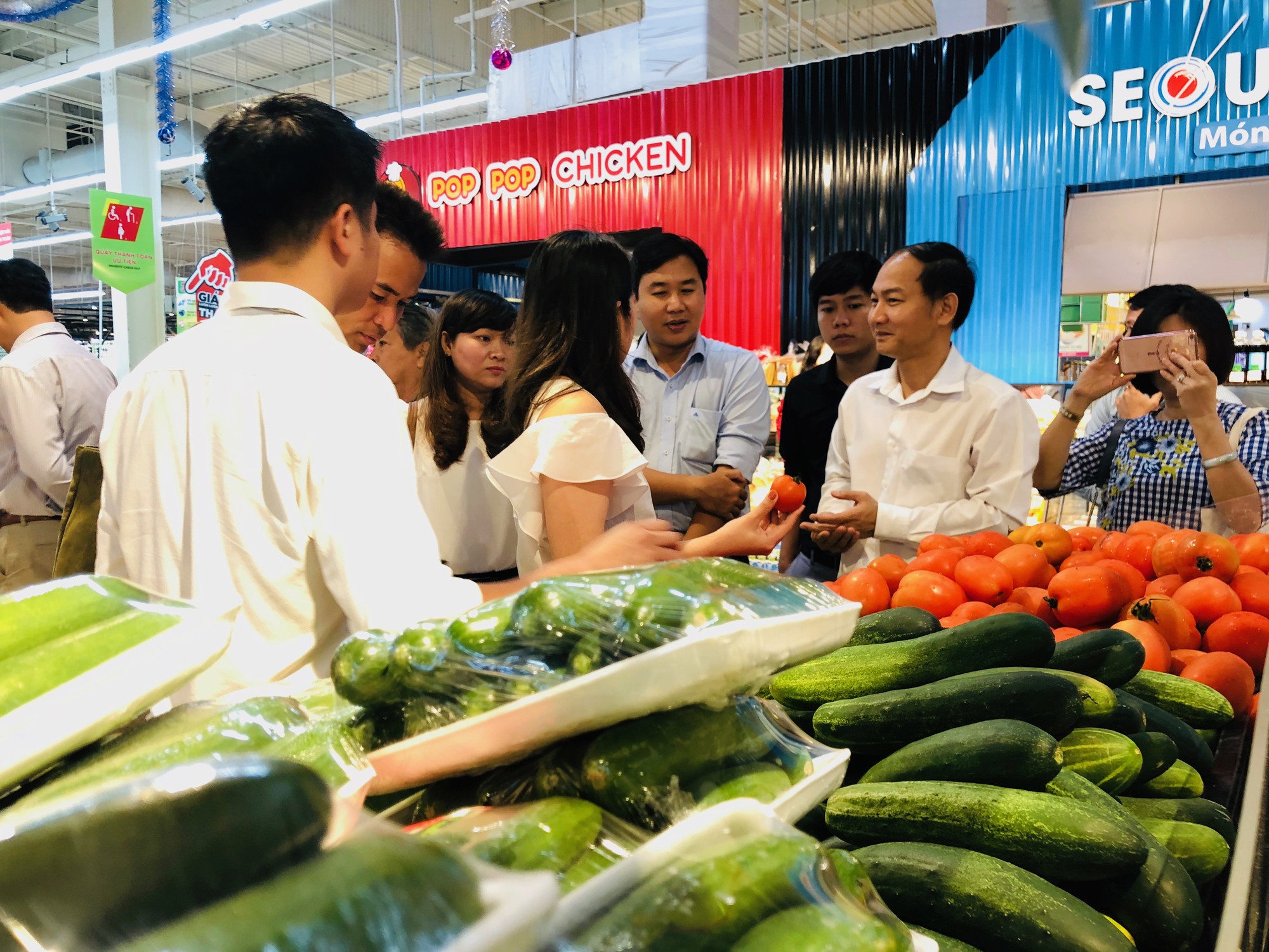 Giúp nông dân, hộ sản xuất đưa hàng vào siêu thị