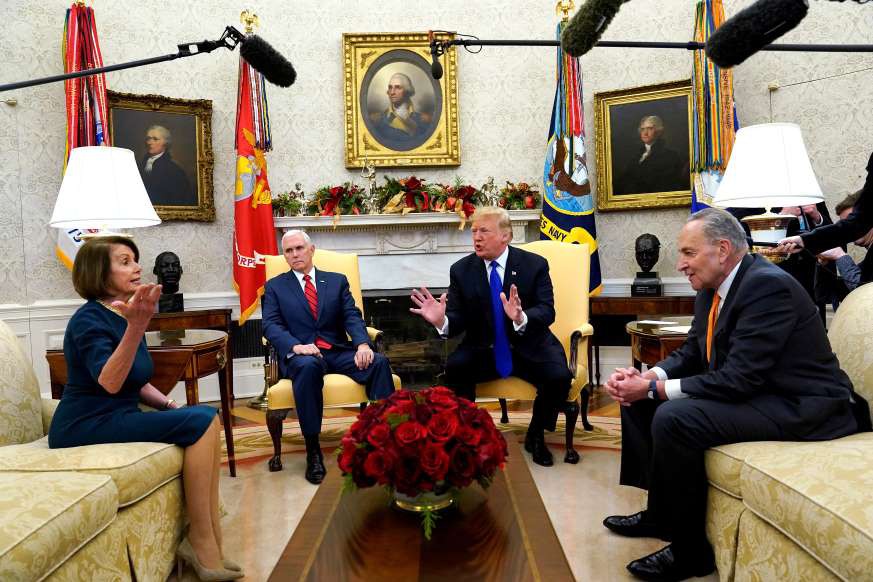 Ông Trump nhượng bộ, hạ giá tiền xây tường biên giới?