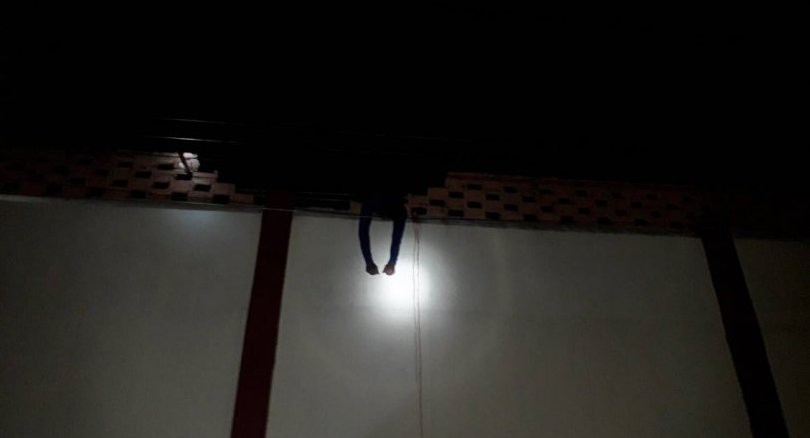 Vượt ngục không thoát còn bị điện giật chết - Ảnh 1.