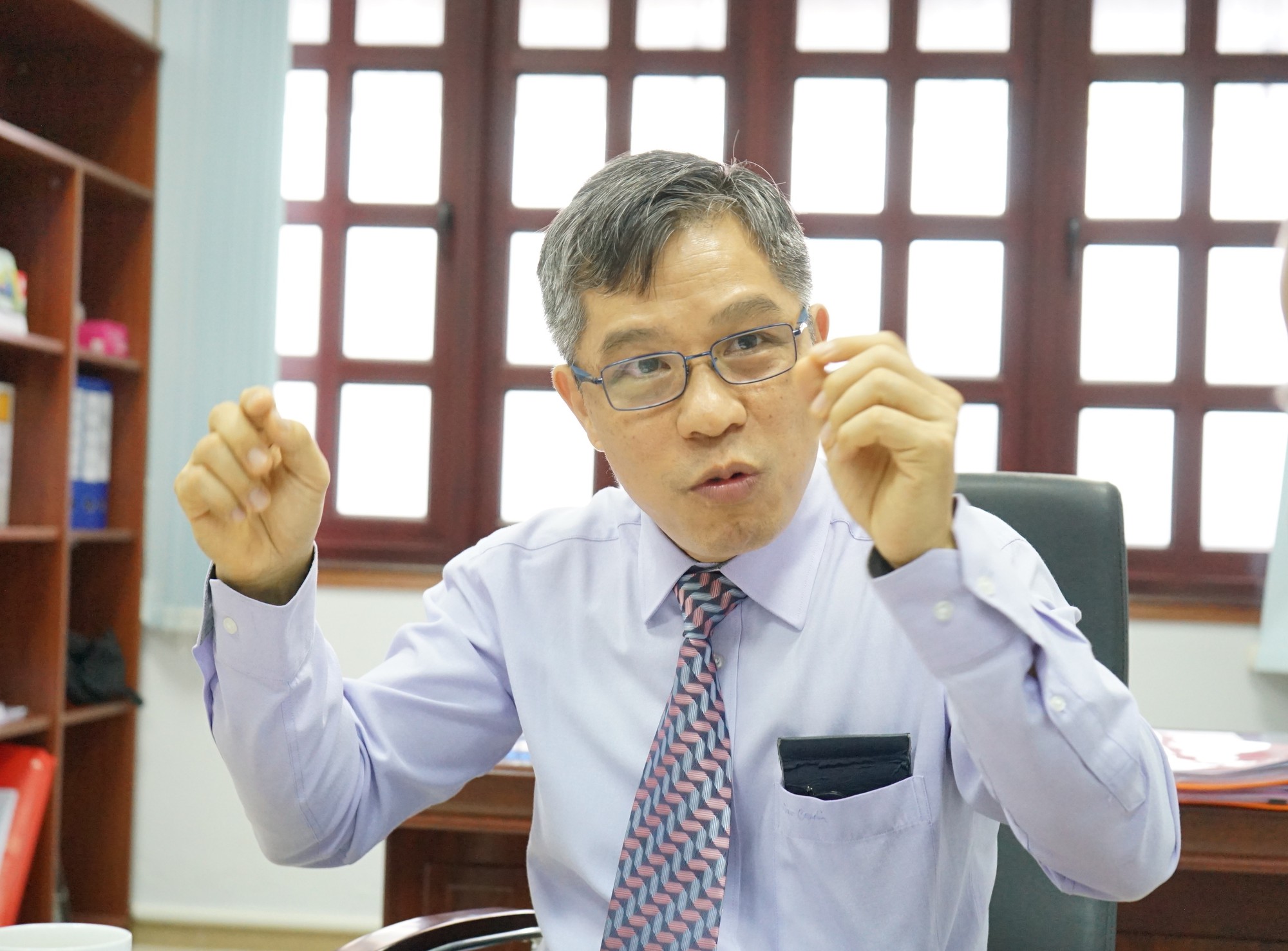 Ông Lê Nguyễn Minh Quang chưa được thôi việc sau 5 tháng miễn nhiệm
