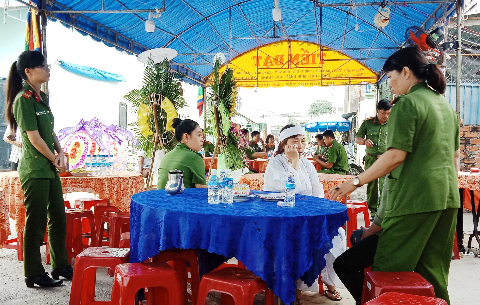 Trung tá công an bị đâm tử vong sống trong ngôi nhà cấp 4 vài chục m2
