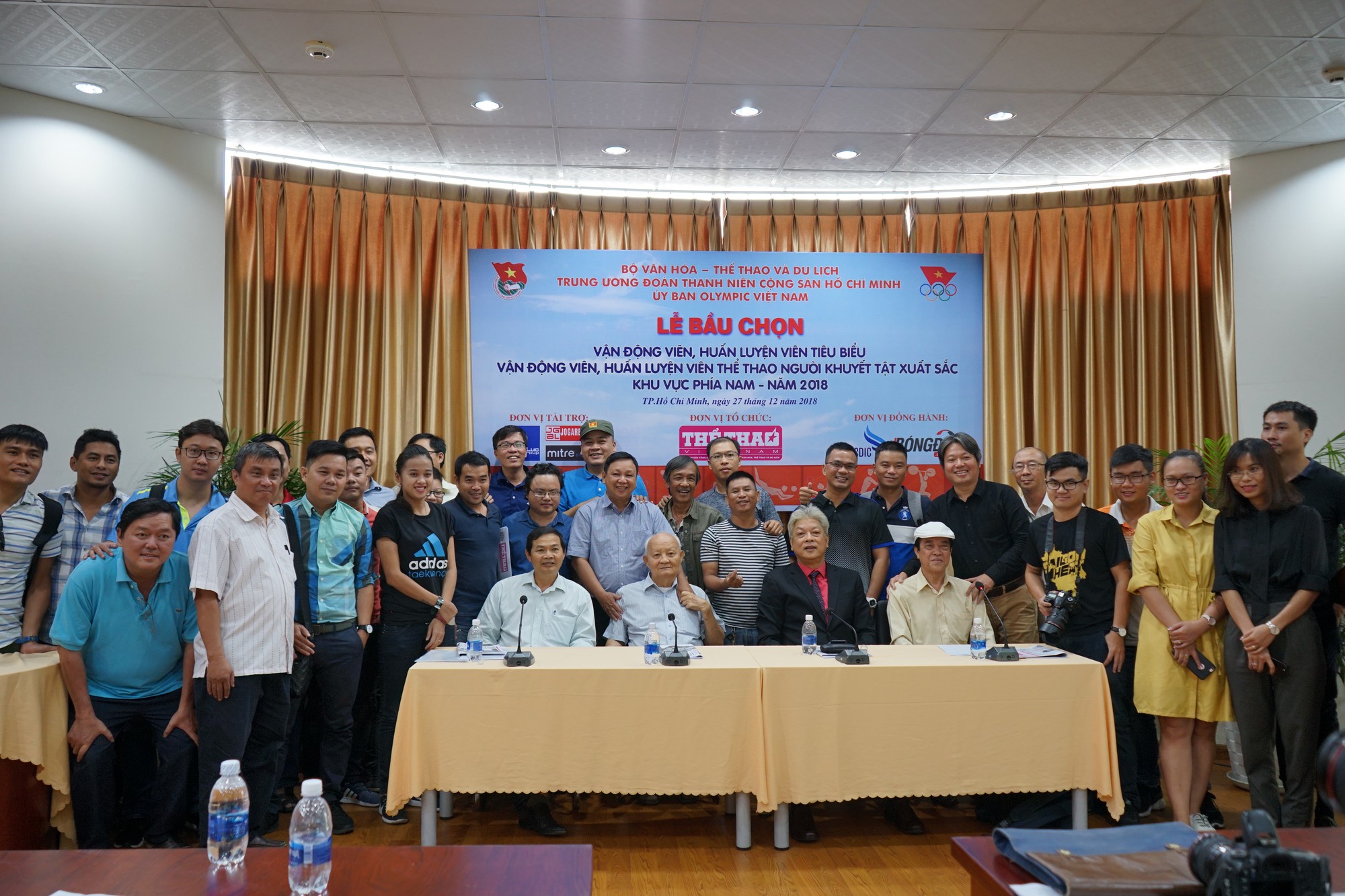 Quang Hải chiếm ưu thế tại cuộc bầu chọn VĐV &ndash; HLV xuất sắc 2018 - Ảnh 3.