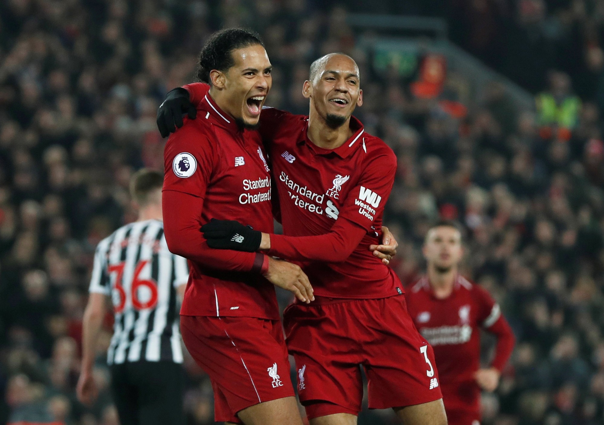 Không "tặng quà" cố nhân, Liverpool đè bẹp Newscatle ở Anfield