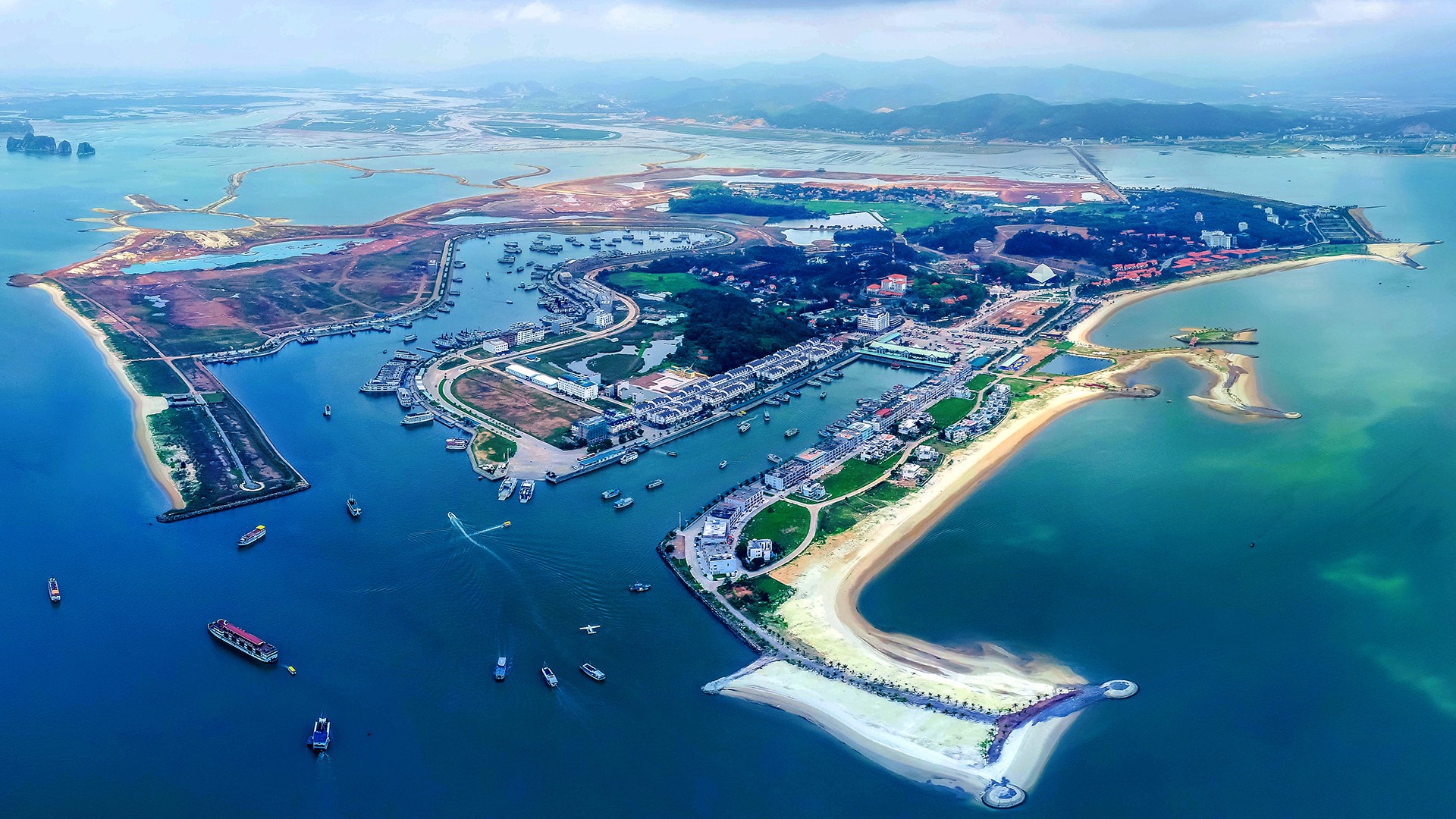 Những g&oacute;c m&aacute;y đẹp ngỡ ng&agrave;ng về Hạ Long - Ảnh 13.