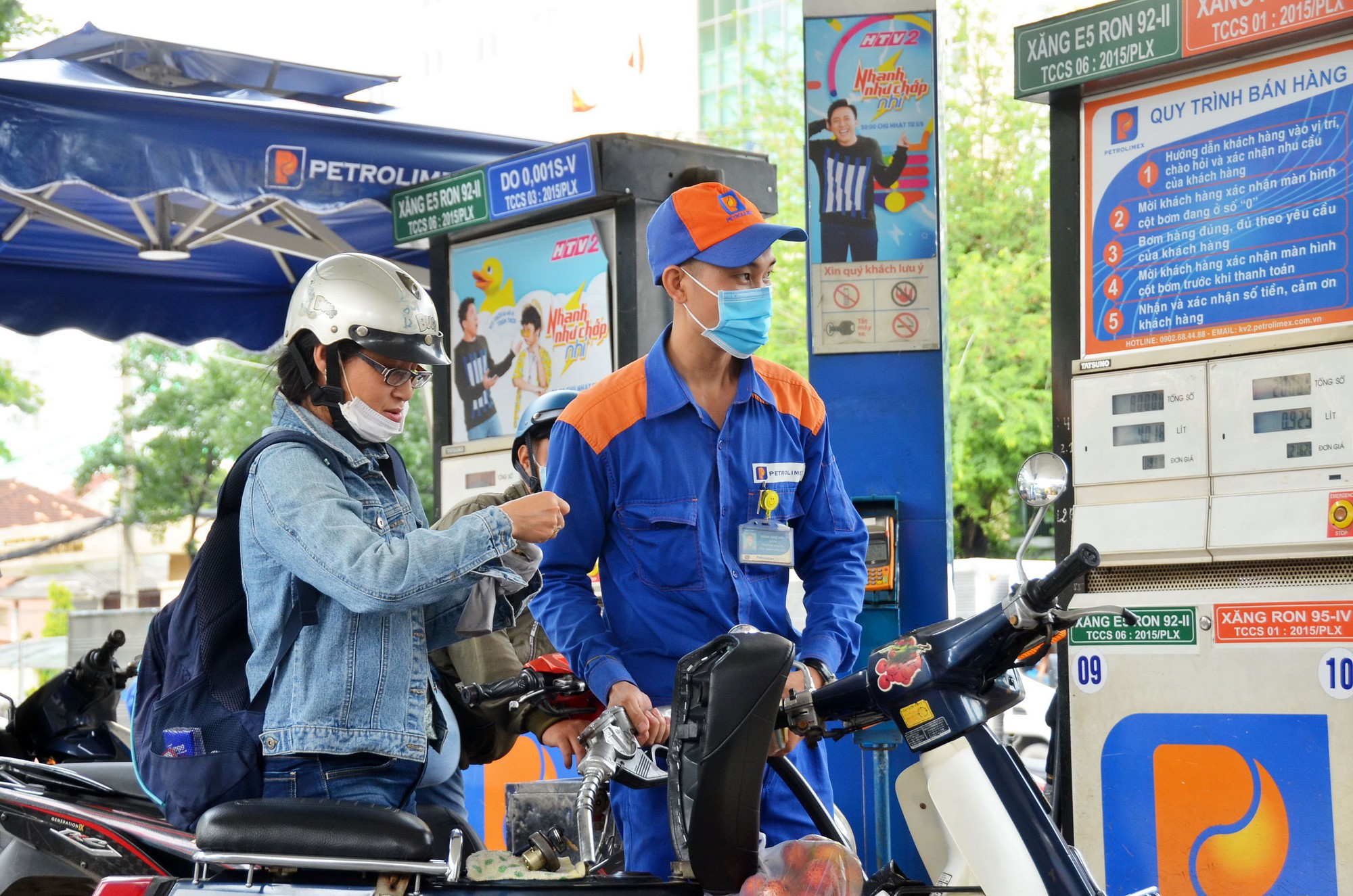 C&oacute; thể giảm gi&aacute; xăng dầu v&agrave;o ng&agrave;y 1-1-2019 - Ảnh 1.