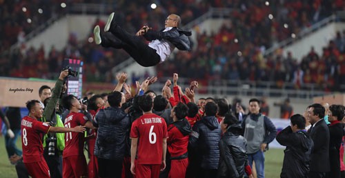 Những chiến binh l&agrave;m n&ecirc;n vinh quang AFF Cup: Nh&agrave; quản trị Park Hang-seo - Ảnh 1.