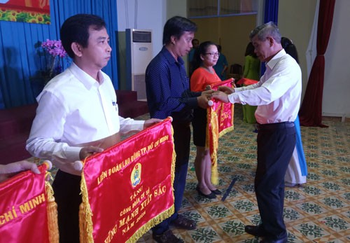 Ký kết thỏa thuận về phúc lợi cho đoàn viên - lao động