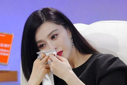 Một năm s&oacute;ng gi&oacute; của l&agrave;ng giải tr&iacute; Hoa ngữ - Ảnh 1.