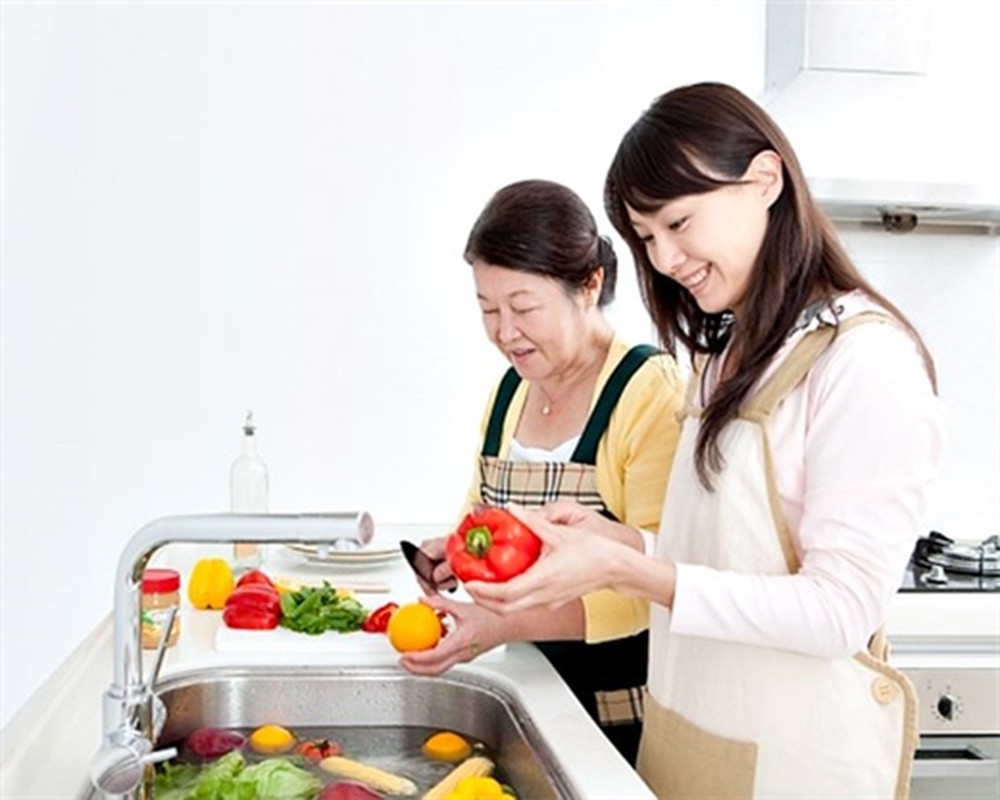 Chồng sững người khi vợ n&oacute;i về nghĩa vụ với mẹ chồng - Ảnh 1.