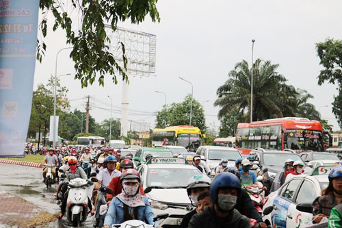 27 người chết vì tai nạn chỉ trong 1 ngày - Ảnh 1.
