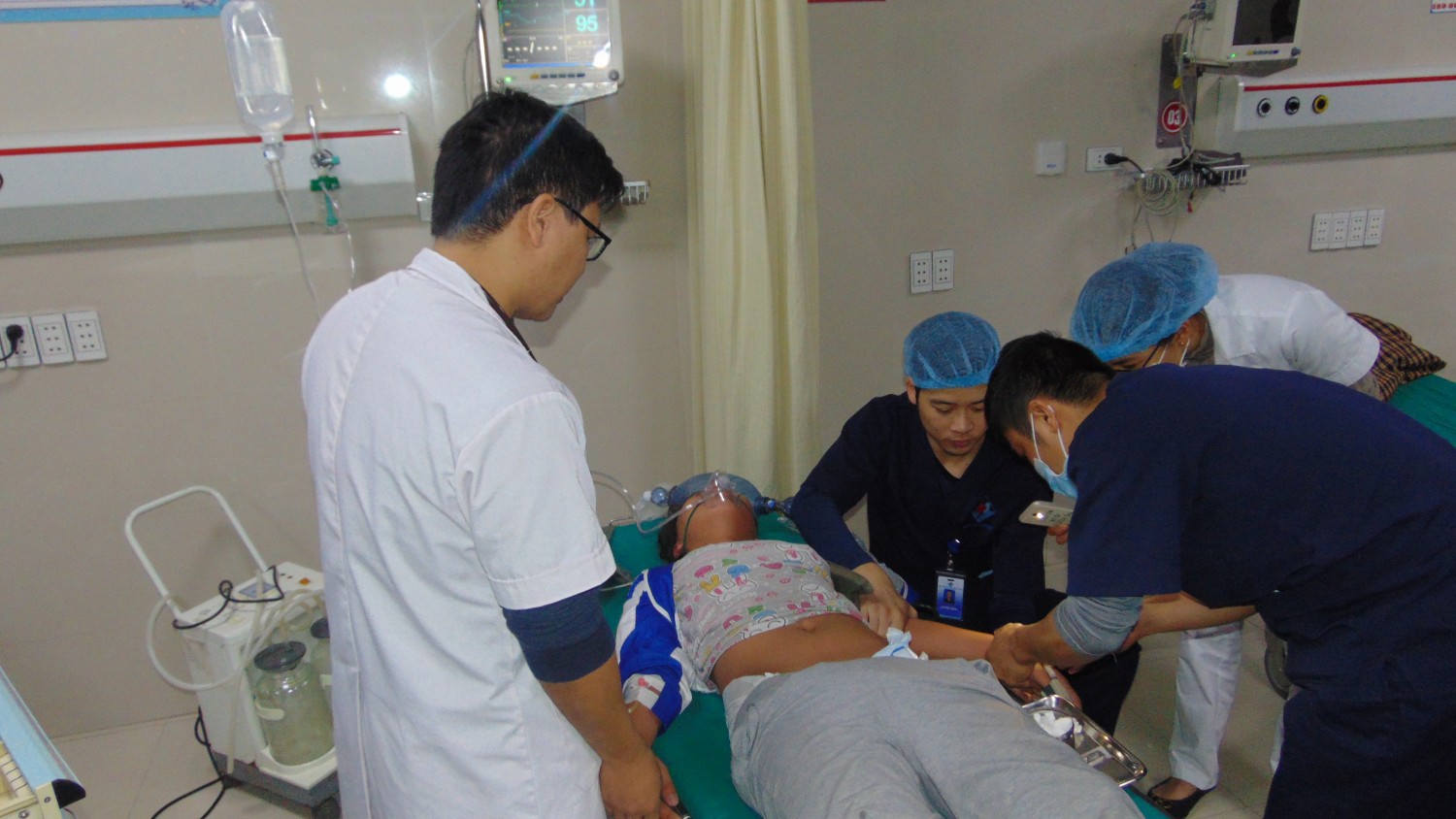 Bị kiến cắn khi đang ngủ, bé gái 14 tuổi sốc phản vệ đến bất tỉnh - Ảnh 1.