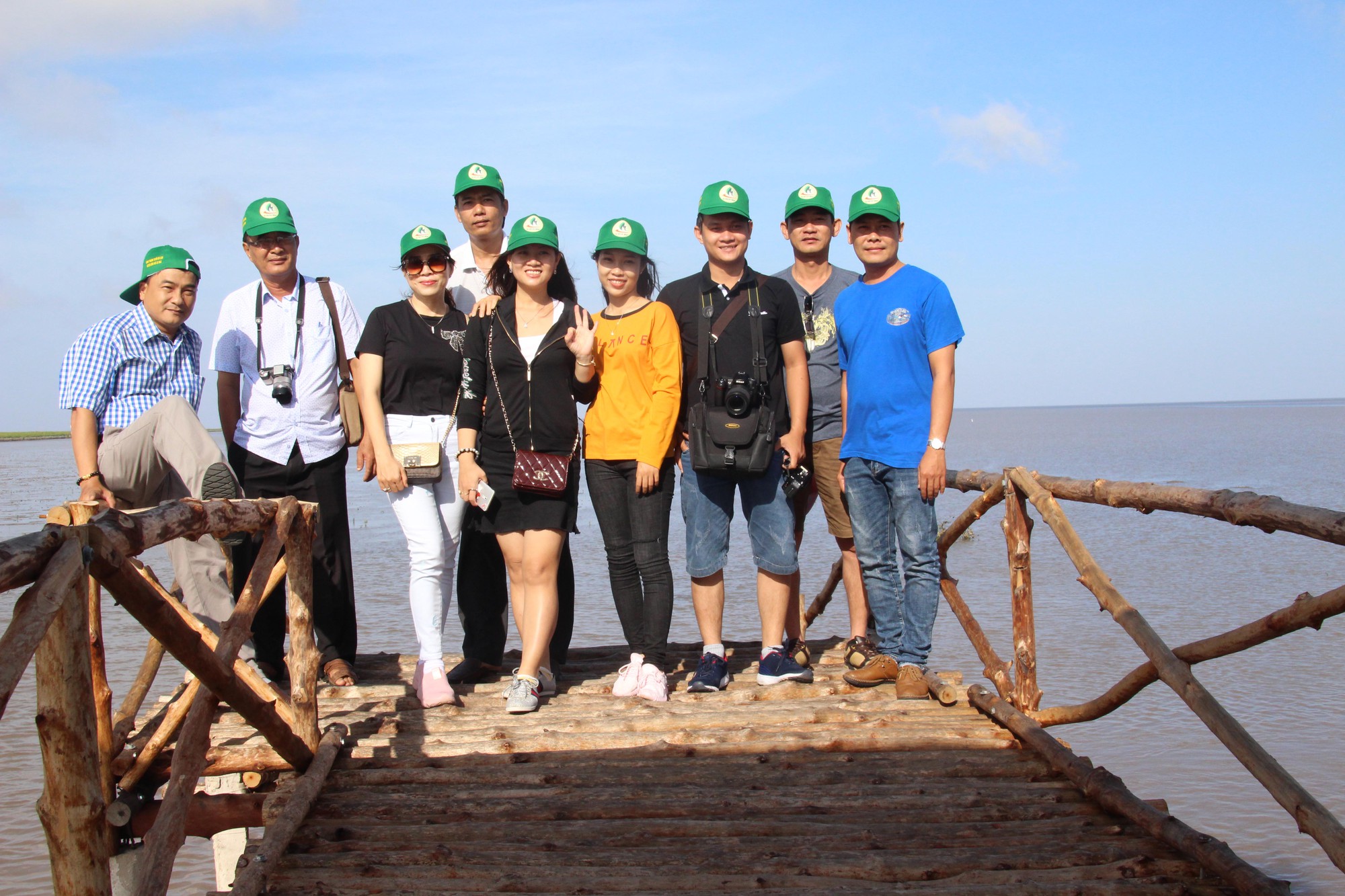 Về C&agrave; Mau, du kh&aacute;ch sẽ &ldquo;hối hận&rdquo; nếu kh&ocirc;ng đến những điểm hấp dẫn n&agrave;y - Ảnh 12.