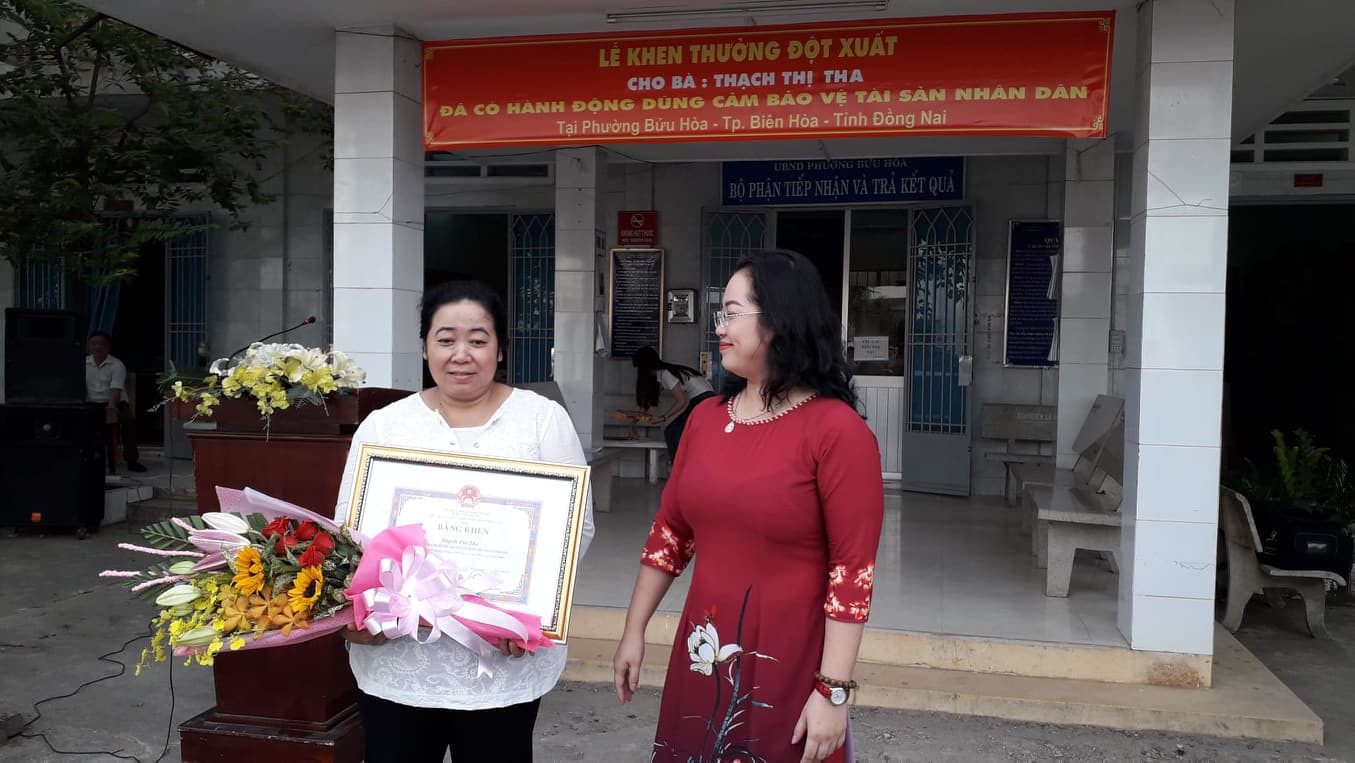 100 triệu đồng giữa đường và mưu trí của người phụ nữ