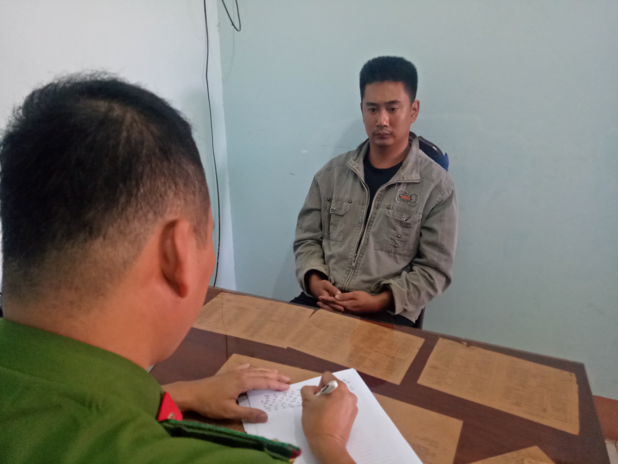 Hung thủ đ&acirc;m 2 người thương vong tại tiệc chia tay khai g&igrave;? - Ảnh 1.