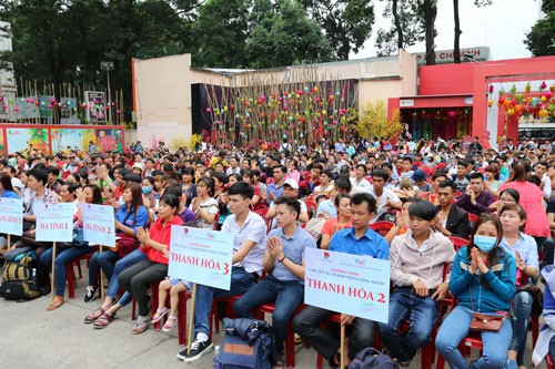 Tặng 2.000 vé xe Tết cho công nhân khó khăn