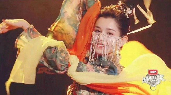 Nhan sắc mỹ nhân Trung Quốc gây sốt cộng đồng mạng - Ảnh 1.