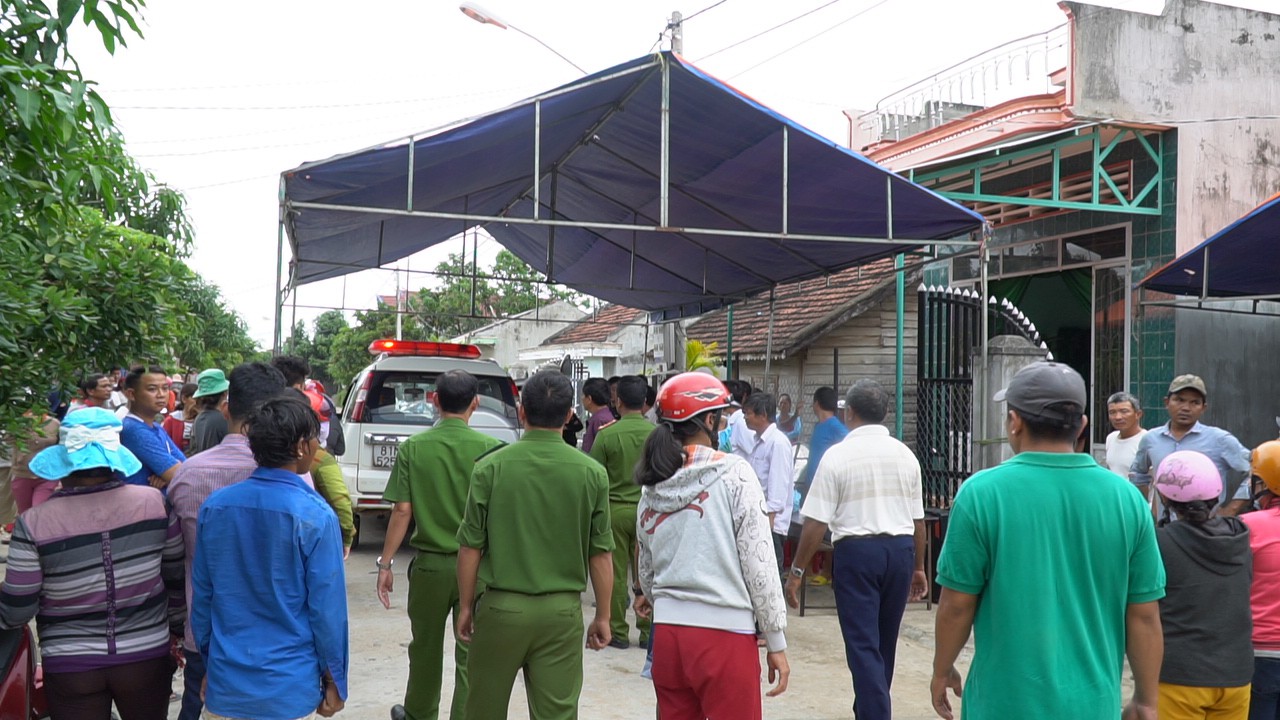 Phó phường đội bắn phó chủ tịch HĐND rồi tự sát