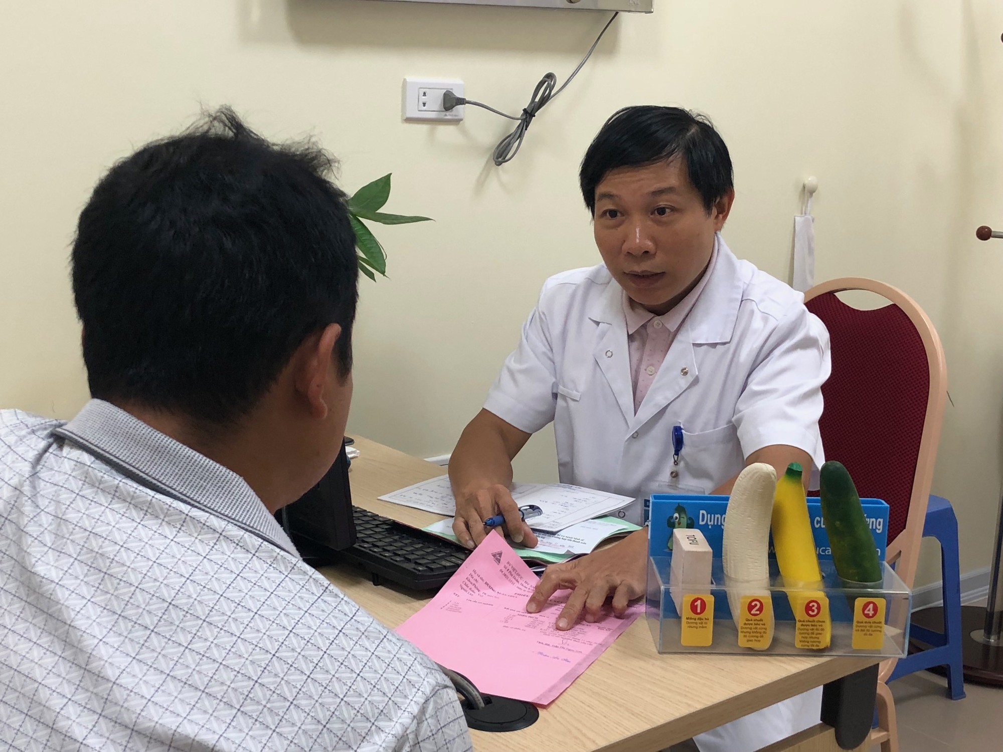 Lọc &ldquo;tinh binh&rdquo; cho nam thanh ni&ecirc;n mới lấy vợ bị ung thư &ldquo;của qu&yacute;&rdquo; - Ảnh 1.