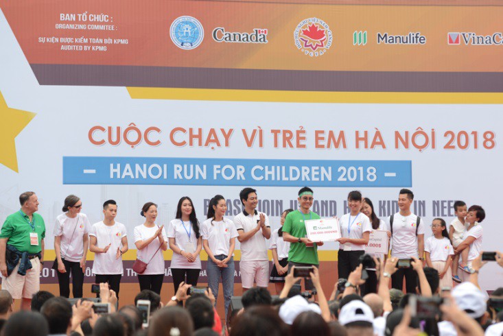 500 nhân viên và đại lý Manulife Việt Nam chạy bộ vì trẻ em Hà Nội - Ảnh 1.