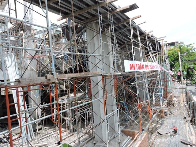 Sập sàn tầng 4 khi đổ bê-tông, 2 thanh niên 18 và 19 tuổi thiệt mạng