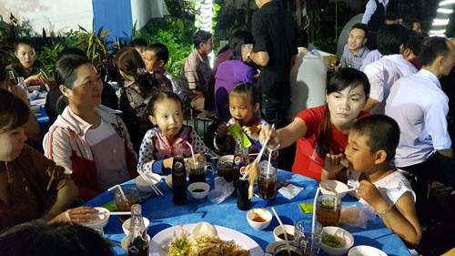 Tưng bừng lễ hội tất niên cho công nhân