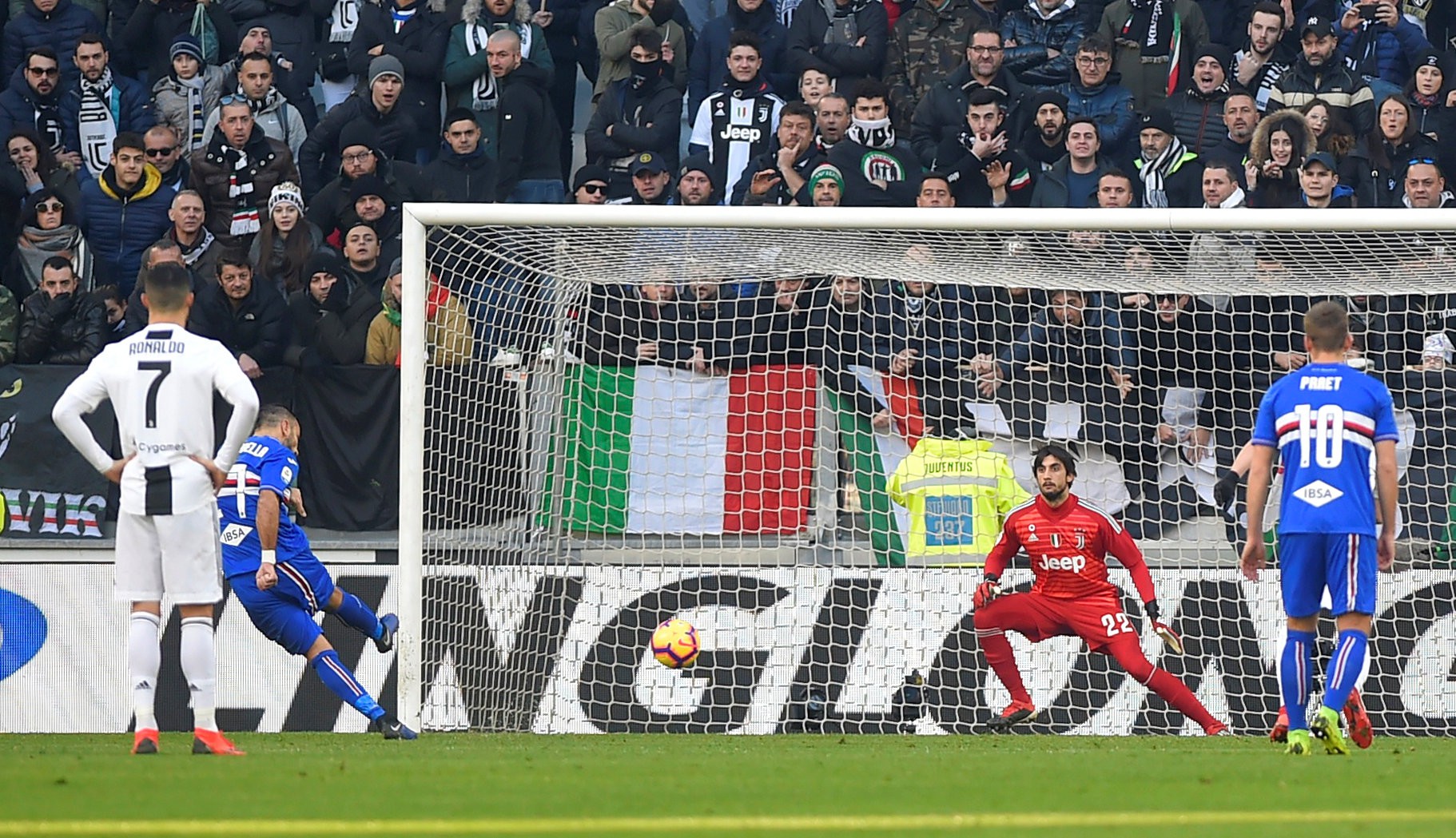 Clip: Juventus v&ocirc; địch m&ugrave;a Đ&ocirc;ng, Ronaldo v&ocirc; địch ghi b&agrave;n Serie A - Ảnh 4.