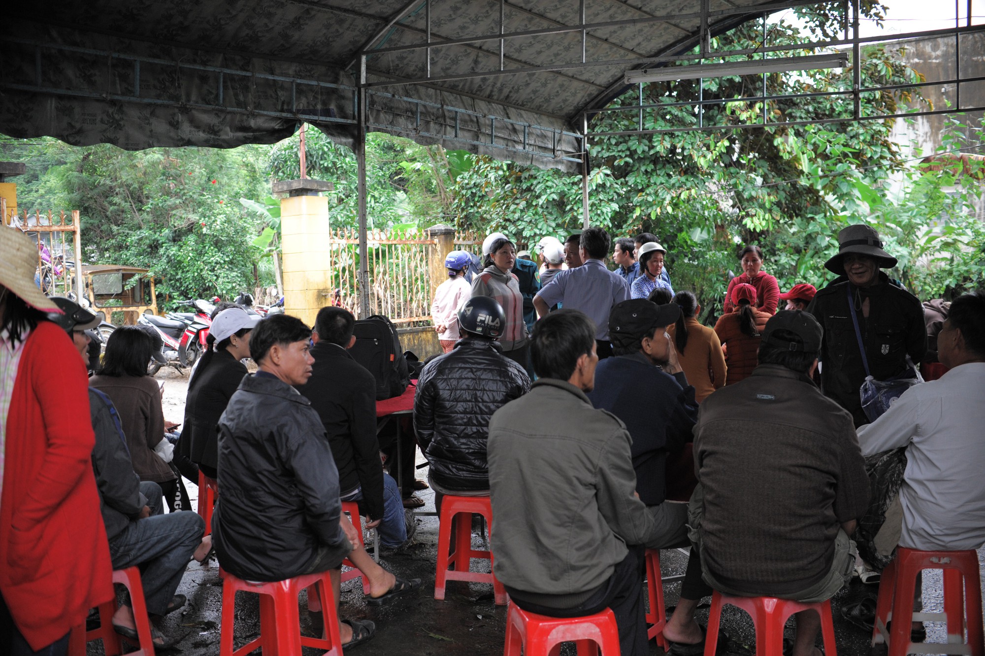 Vụ sạt lở 3 người chết c&ugrave;ng một nh&agrave;: Lạc giọng giữa đ&ecirc;m khuya kh&ocirc;ng tiếng đ&aacute;p lại - Ảnh 2.