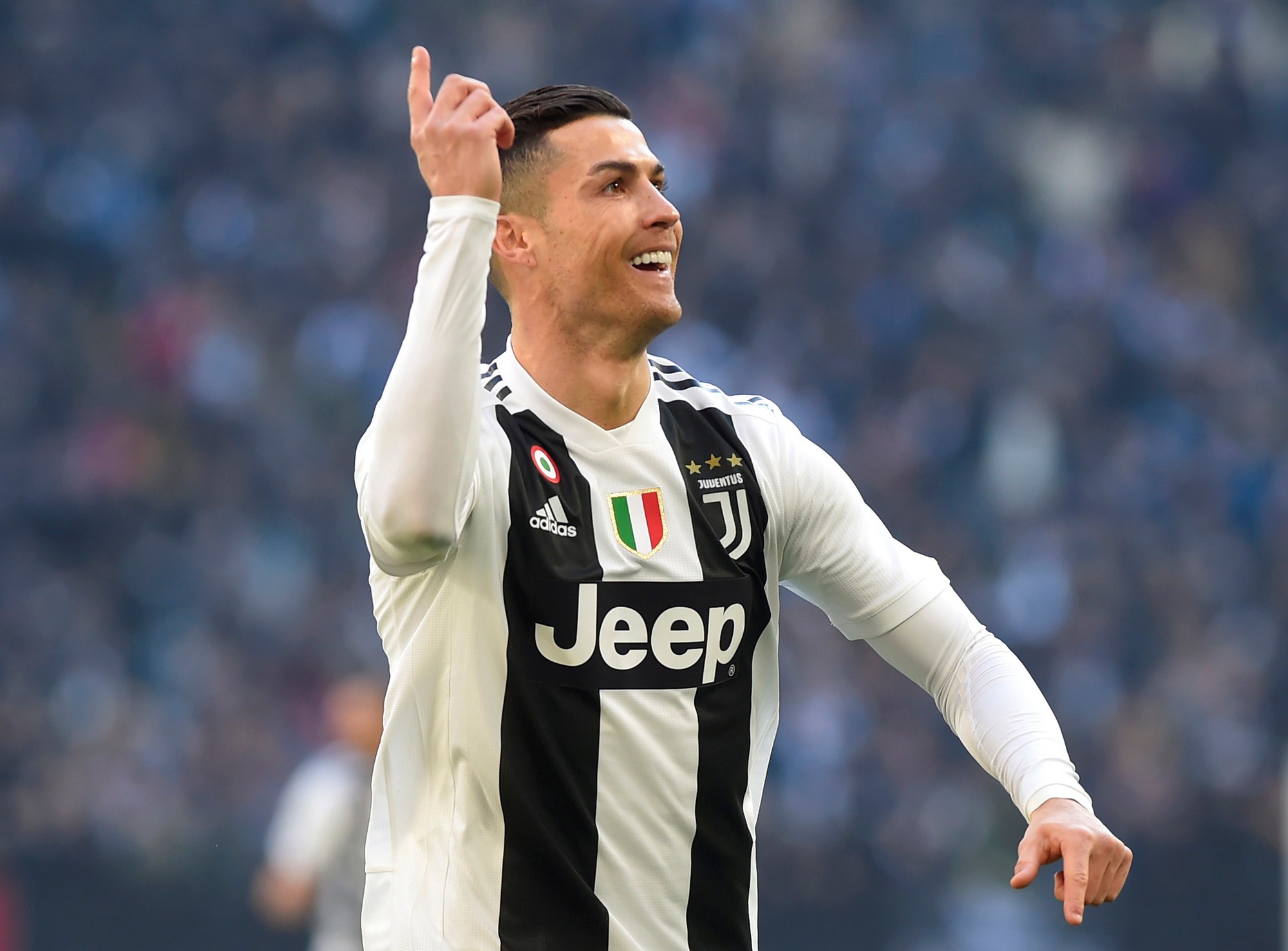 Clip: Juventus v&ocirc; địch m&ugrave;a Đ&ocirc;ng, Ronaldo v&ocirc; địch ghi b&agrave;n Serie A - Ảnh 6.