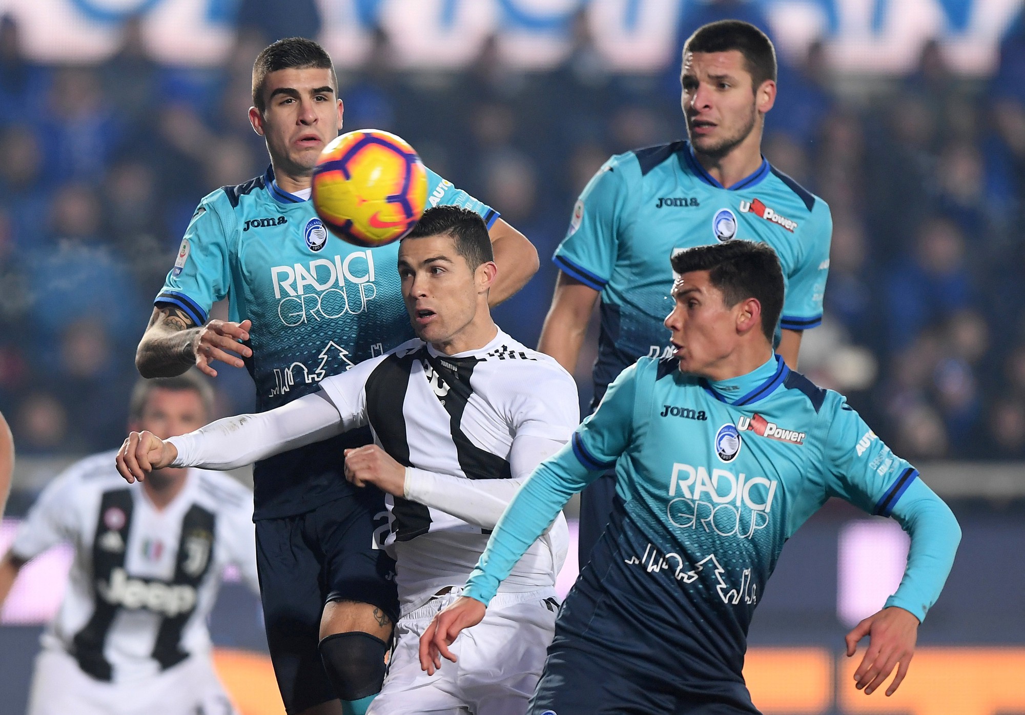 Clip: Juventus vô địch mùa Đông, Ronaldo vô địch ghi bàn Serie A