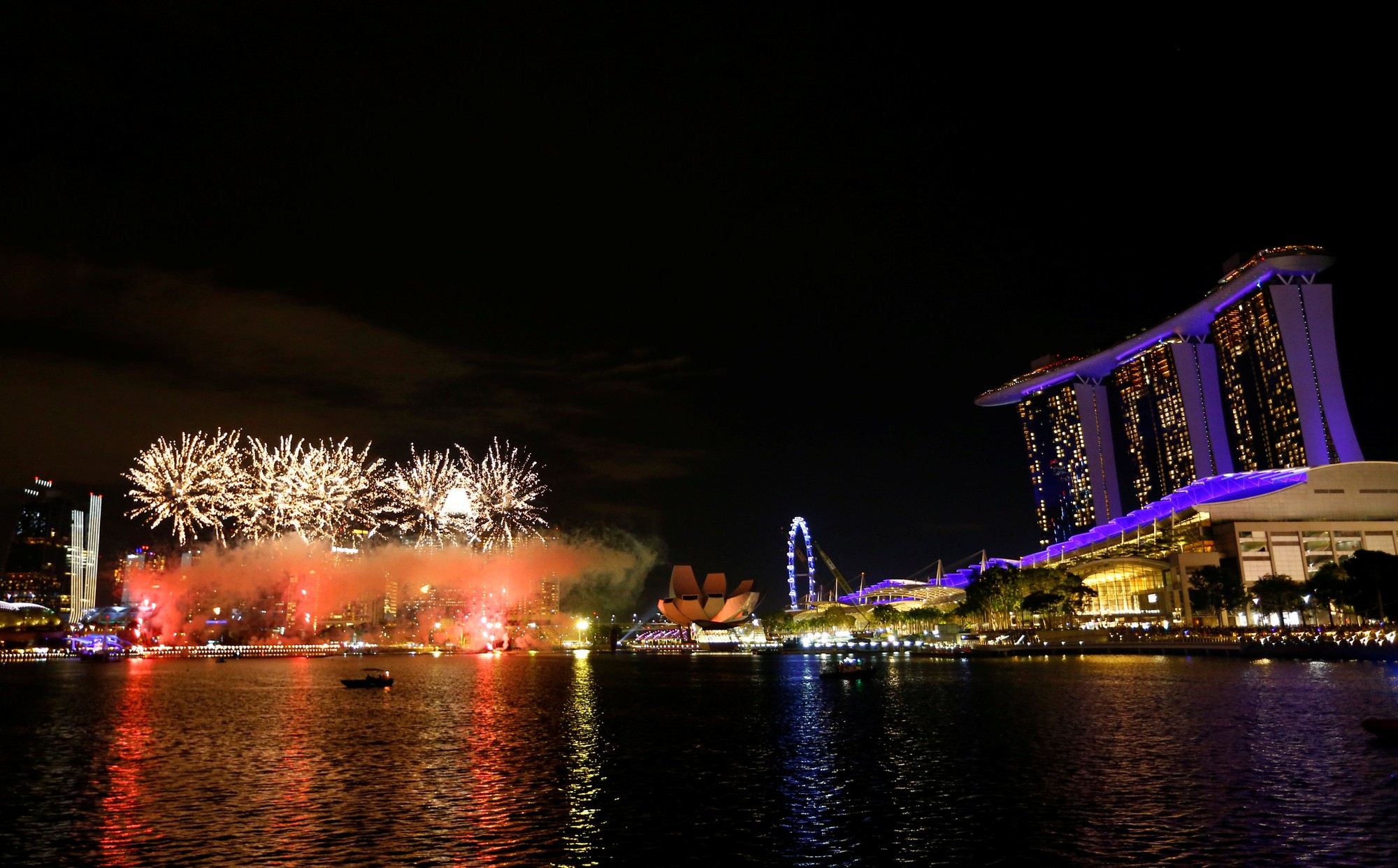2018-12-31t134427z_1580789386_rc141c0e1c50_rtrmadp_3_new-year-singapore