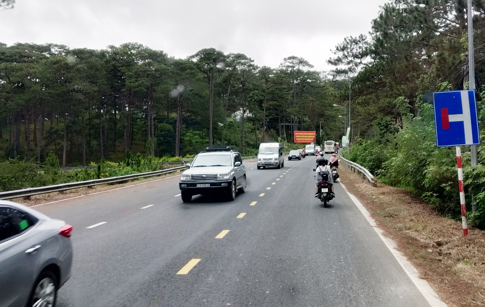 Du kh&aacute;ch đội r&eacute;t &ugrave;n &ugrave;n l&ecirc;n Đ&agrave; Lạt dịp Tết dương lịch - Ảnh 6.